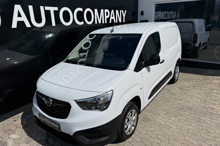 Hvid Opel Combo fra 2023