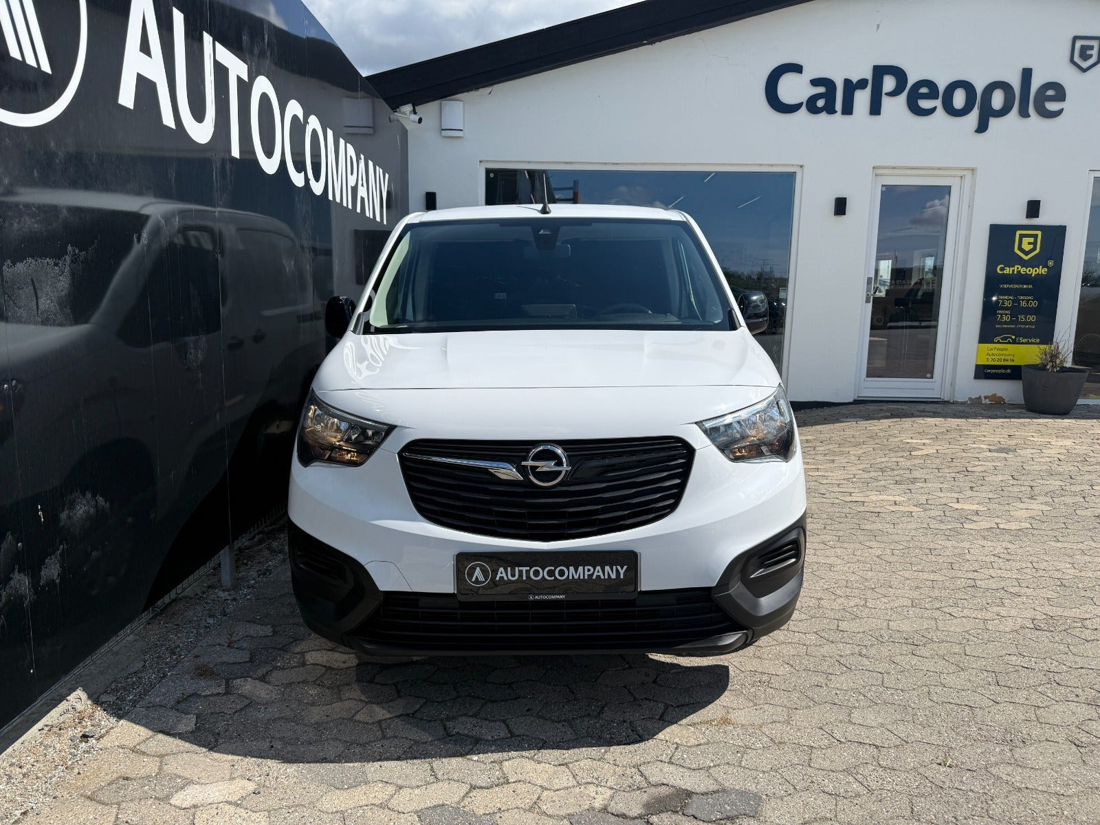 Hvid Opel Combo fra 2023
