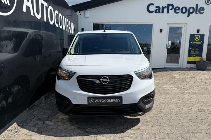 Hvid Opel Combo fra 2023