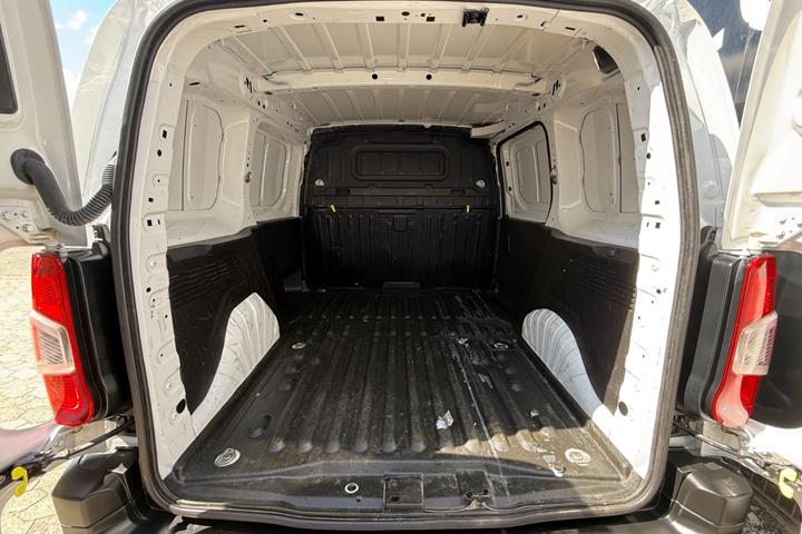 Hvid Opel Combo fra 2023