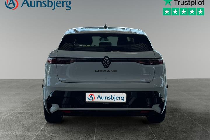 Hvid Renault Megane E-Tech fra 2022