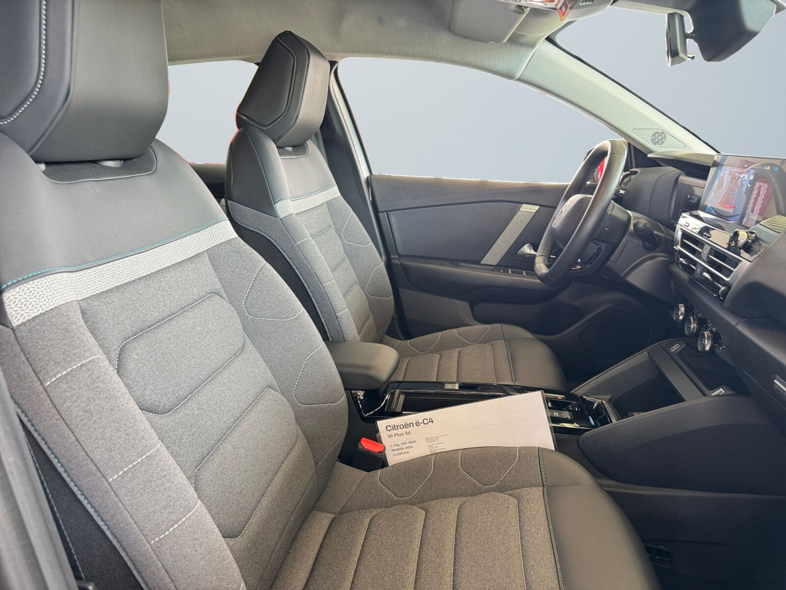 Grå Citroën ë-C4 fra 2024