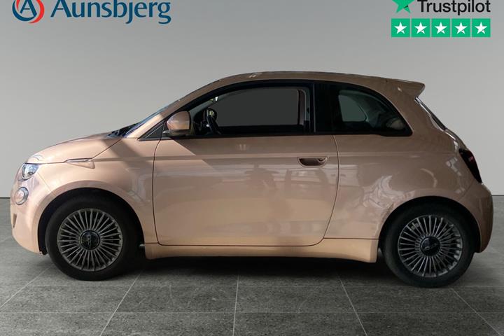 Pink Fiat 500e fra 2022