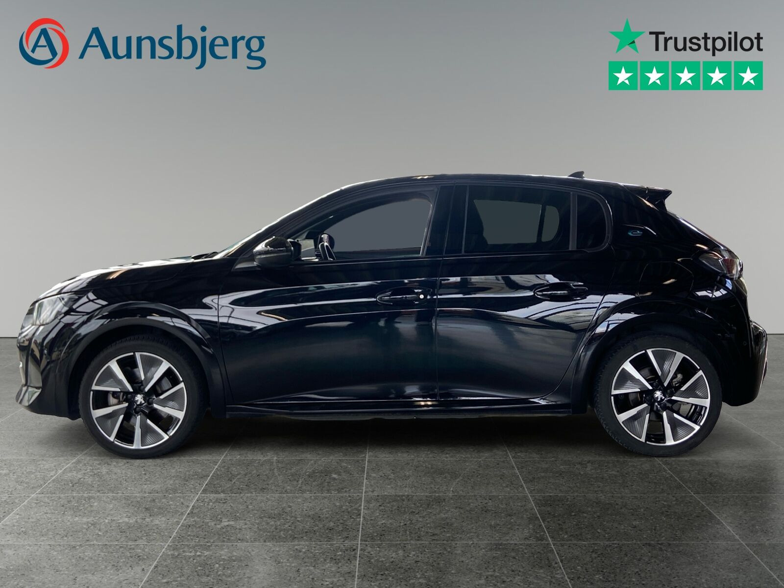 Sort Peugeot e-208 fra 2021
