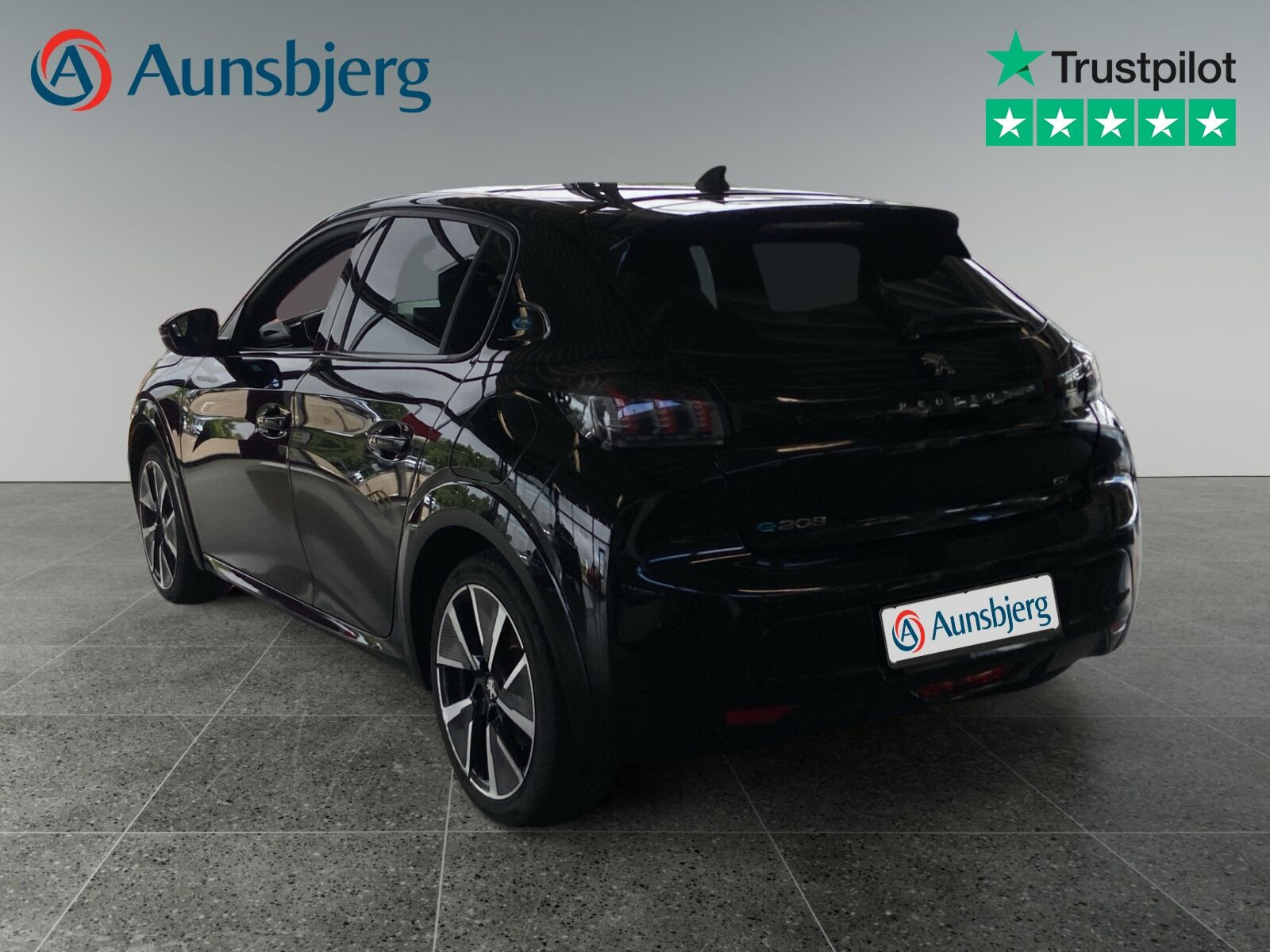 Sort Peugeot e-208 fra 2021