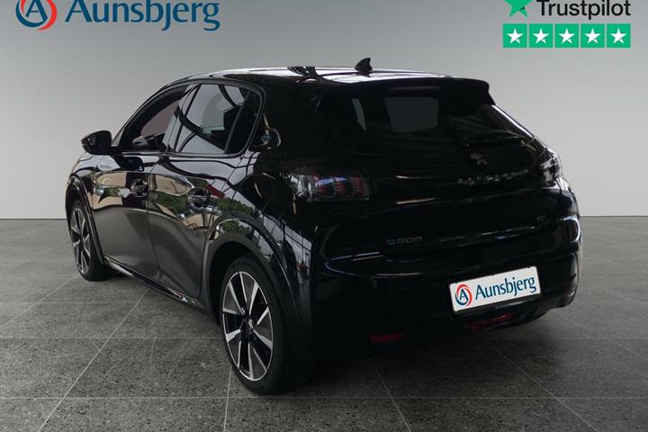 Sort Peugeot e-208 fra 2021
