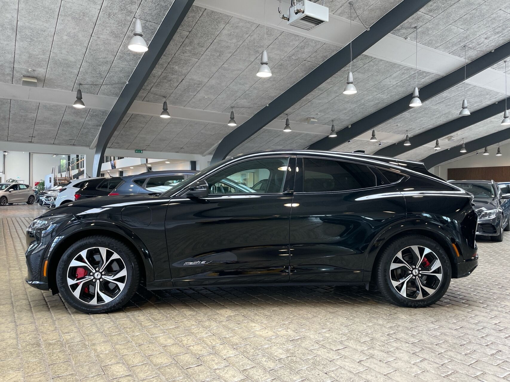 Sort Ford Mustang Mach-E fra 2023