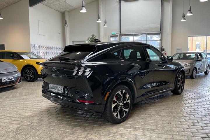Sort Ford Mustang Mach-E fra 2023