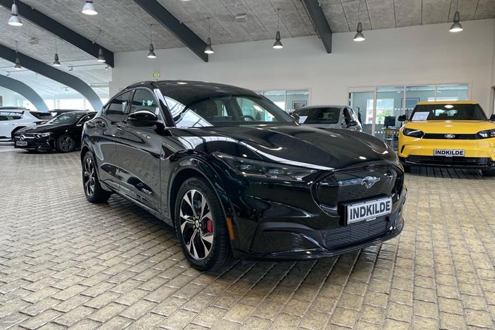 Sort Ford Mustang Mach-E fra 2023