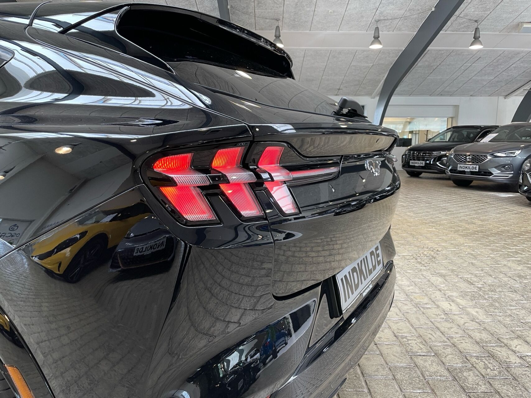 Sort Ford Mustang Mach-E fra 2023