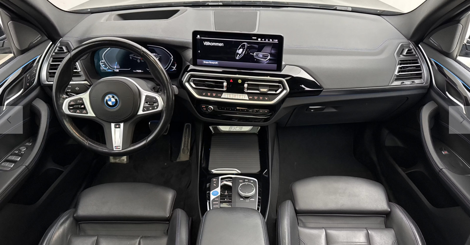 Grå BMW iX3 fra 2023