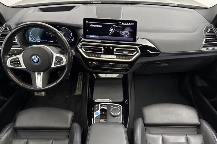 Grå BMW iX3 fra 2023