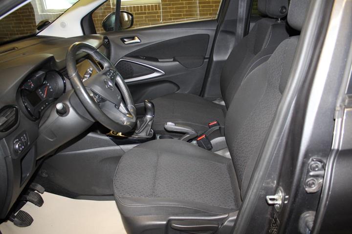 Grå Opel Crossland X fra 2019
