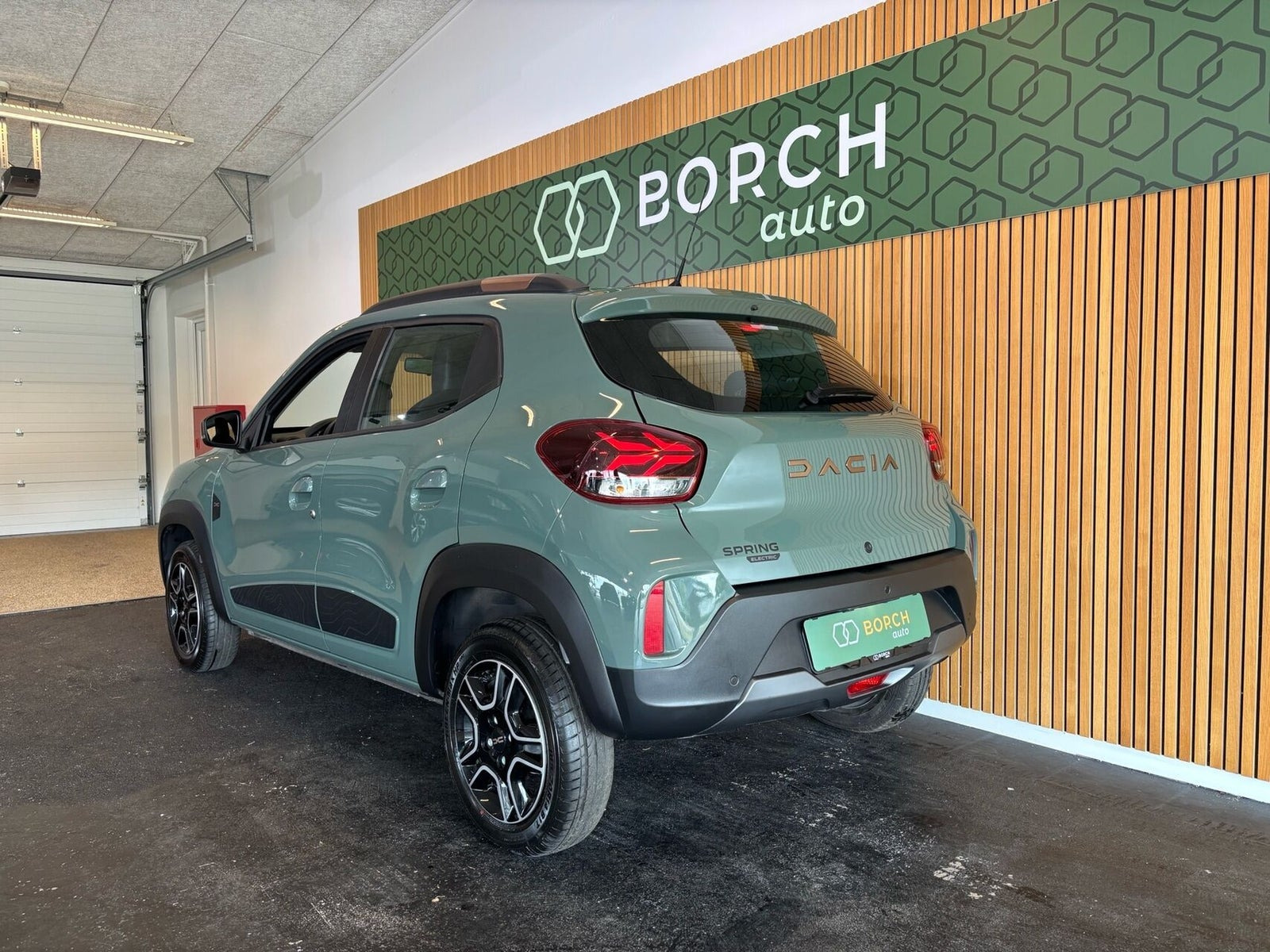 Grå Dacia Spring fra 2023