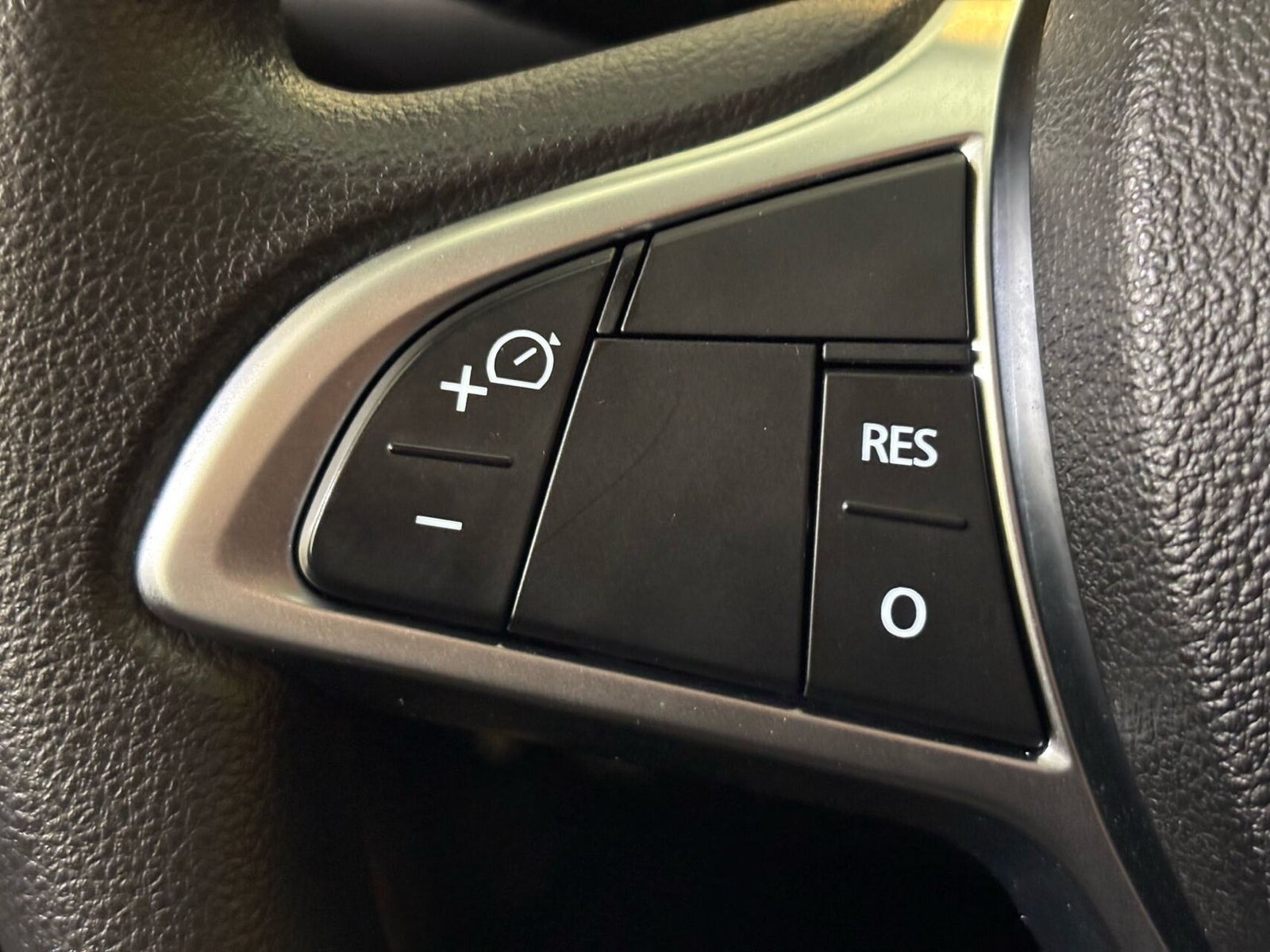 Grå Dacia Spring fra 2023