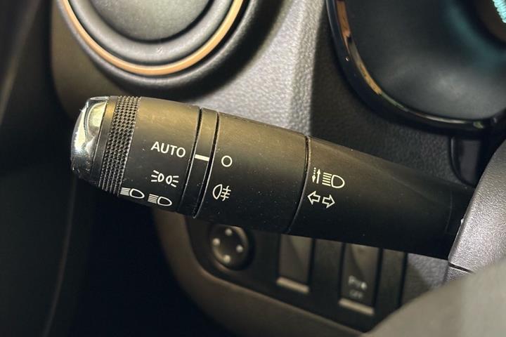 Grå Dacia Spring fra 2023