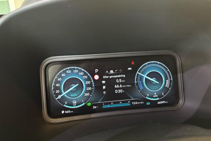 Grå Hyundai Kona fra 2021