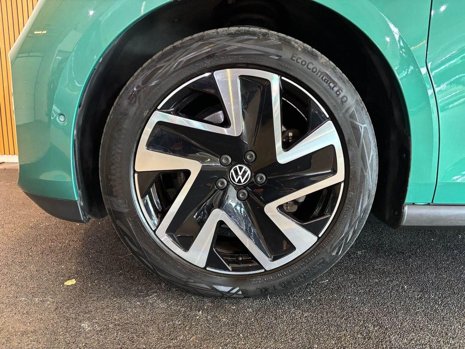 Grøn VW ID.Buzz fra 2023