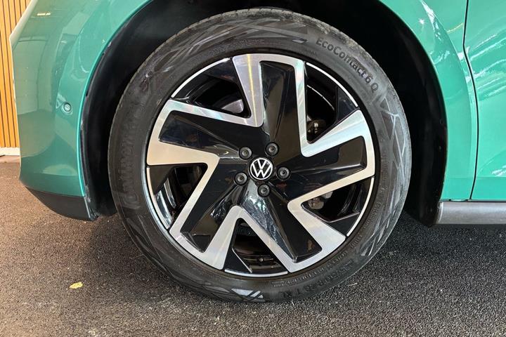 Grøn VW ID.Buzz fra 2023
