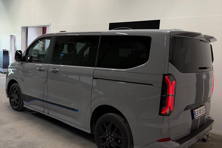 Grå Ford Tourneo Custom 340 L1 fra 2025