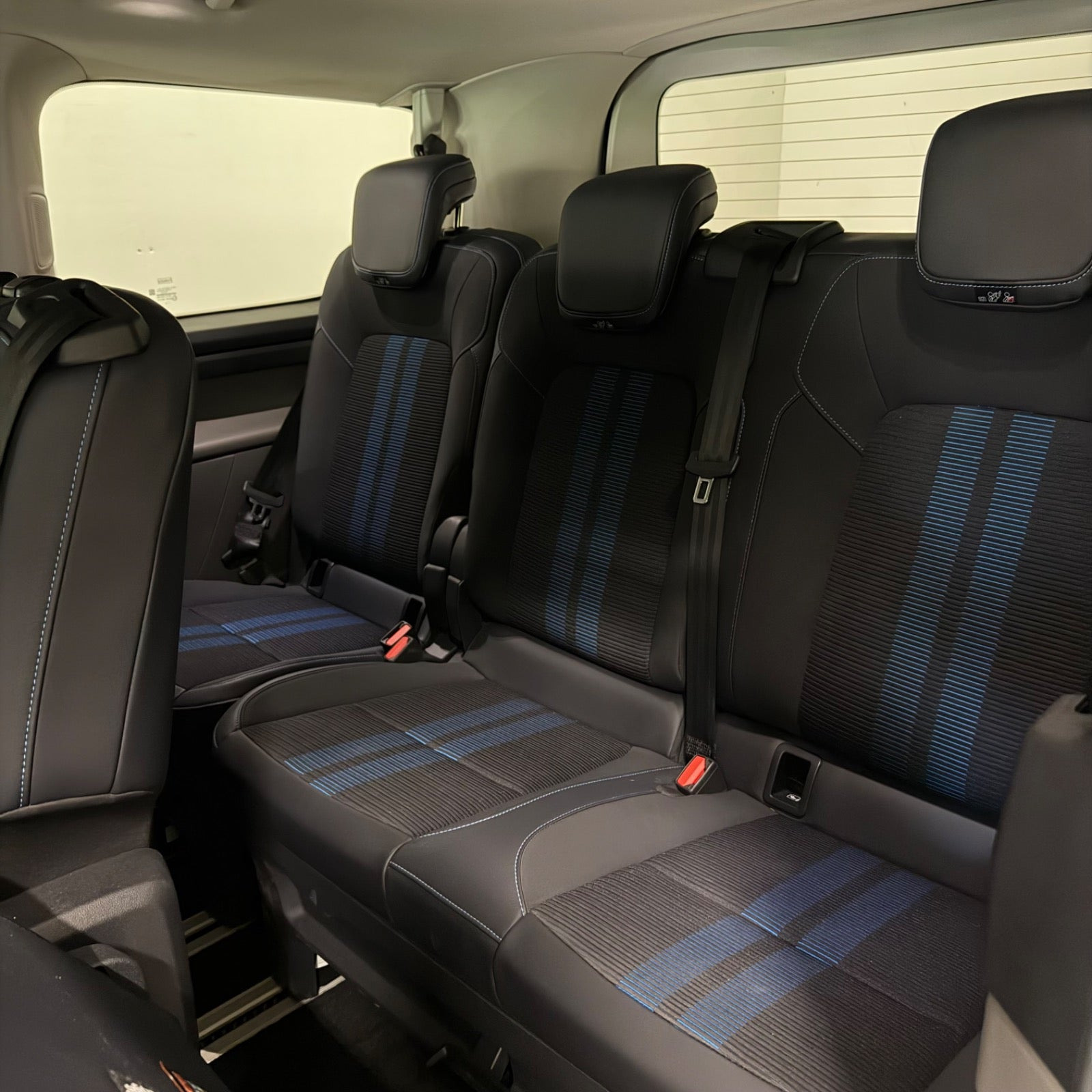 Grå Ford Tourneo Custom 340 L1 fra 2025