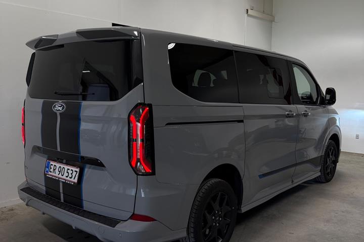 Grå Ford Tourneo Custom 340 L1 fra 2025