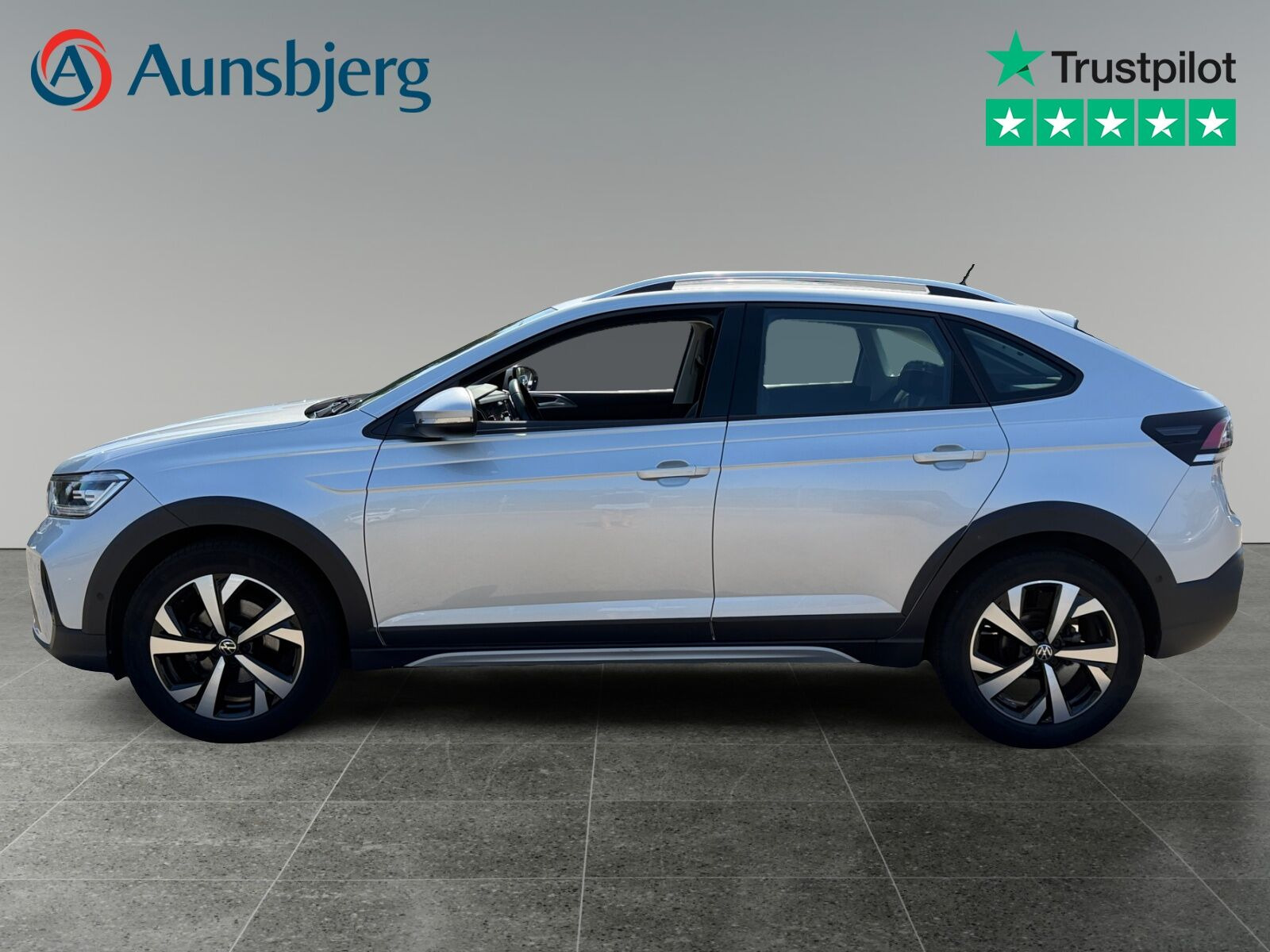 Sølv VW Taigo fra 2023