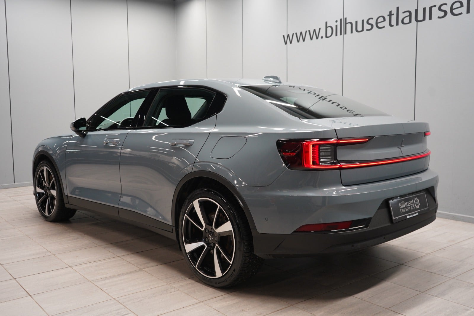 Grå Polestar 2 fra 2022
