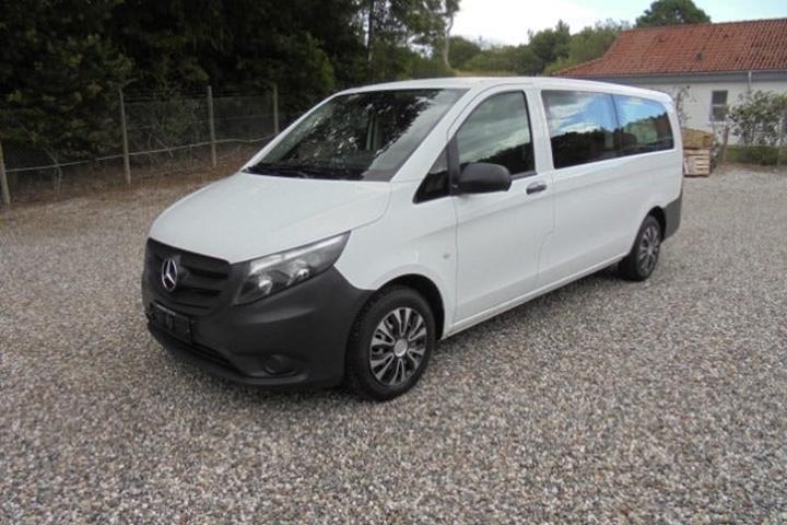 Hvid Mercedes Vito 116 fra 2017 set udefra