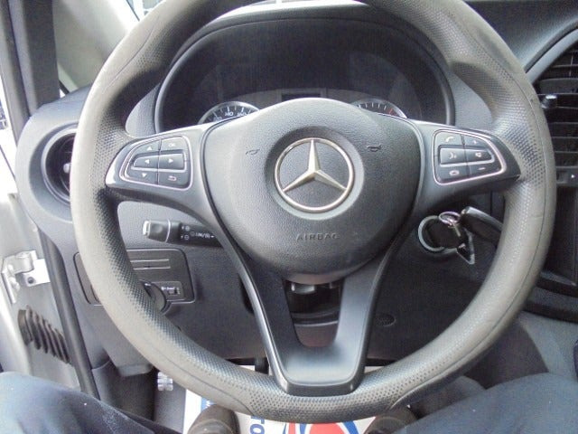 Hvid Mercedes Vito 116 fra 2017