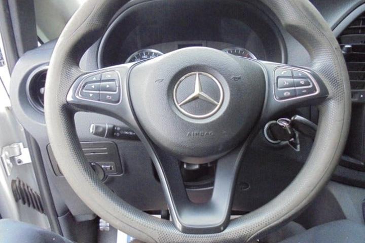 Hvid Mercedes Vito 116 fra 2017