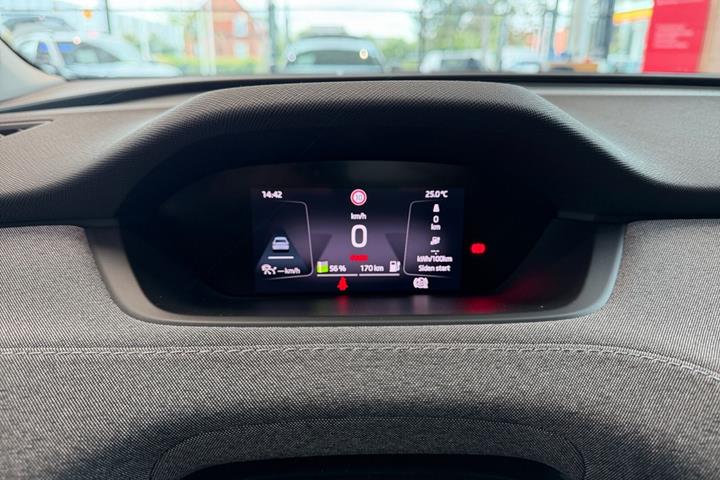 Hvid Skoda Enyaq fra 2023