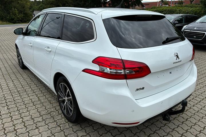 Hvid Peugeot 308 fra 2019