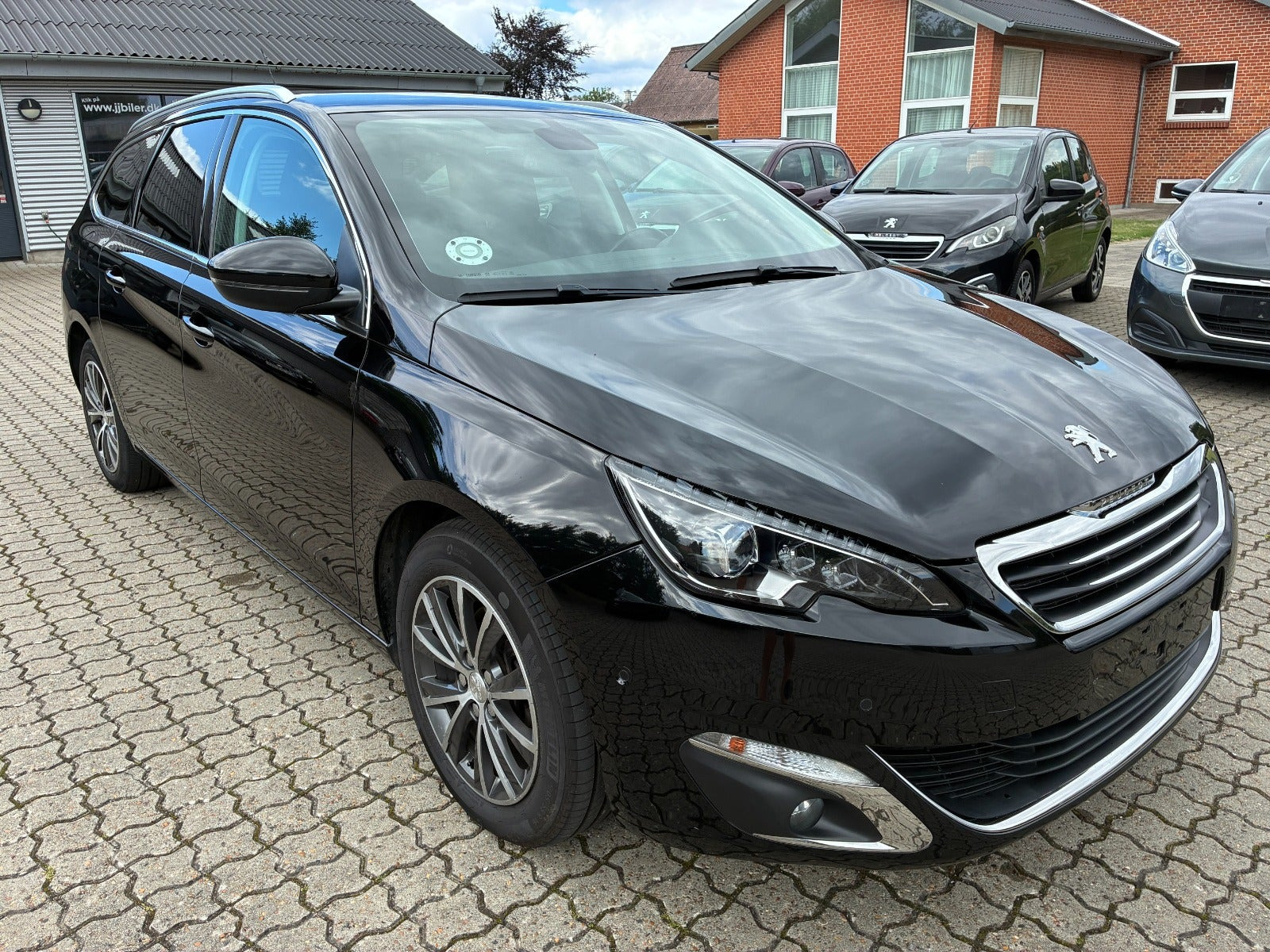 Sort Peugeot 308 fra 2016