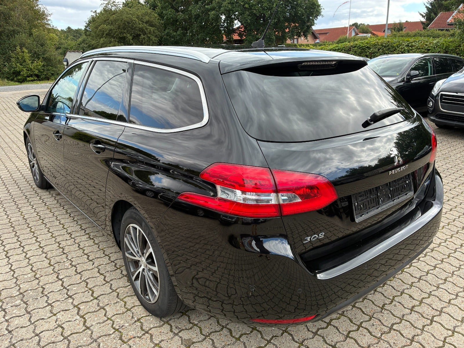 Sort Peugeot 308 fra 2016
