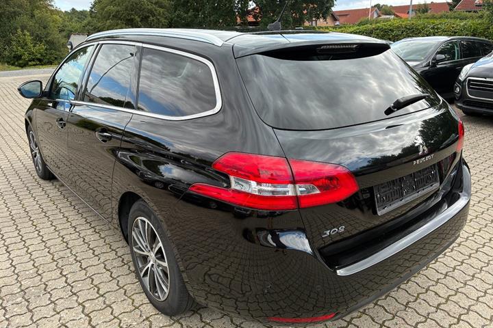 Sort Peugeot 308 fra 2016