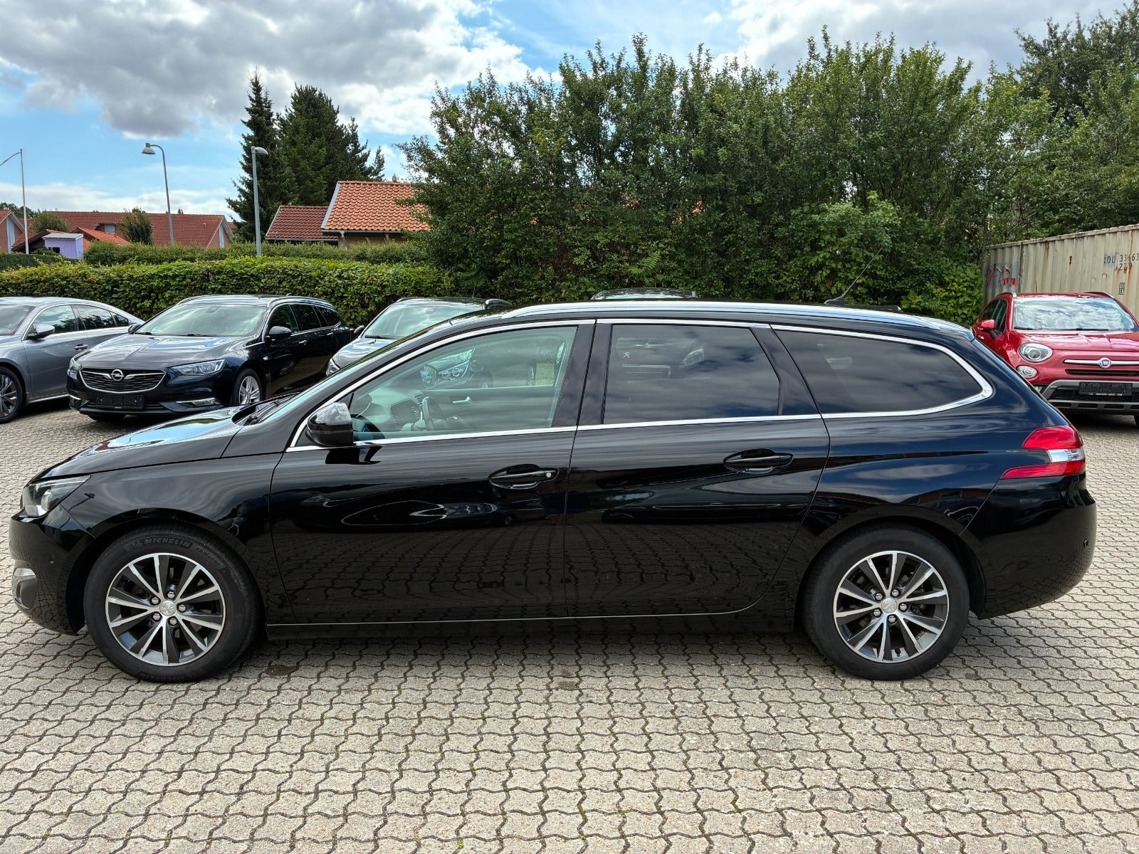 Sort Peugeot 308 fra 2016