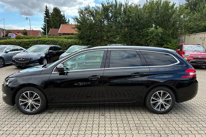 Sort Peugeot 308 fra 2016