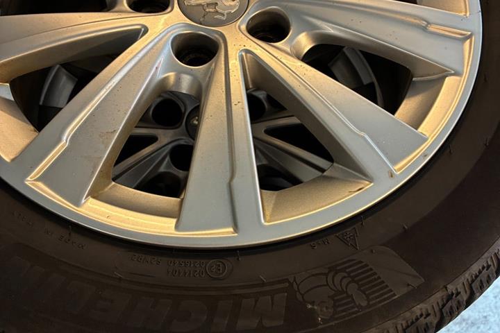 Sort Peugeot 308 fra 2016