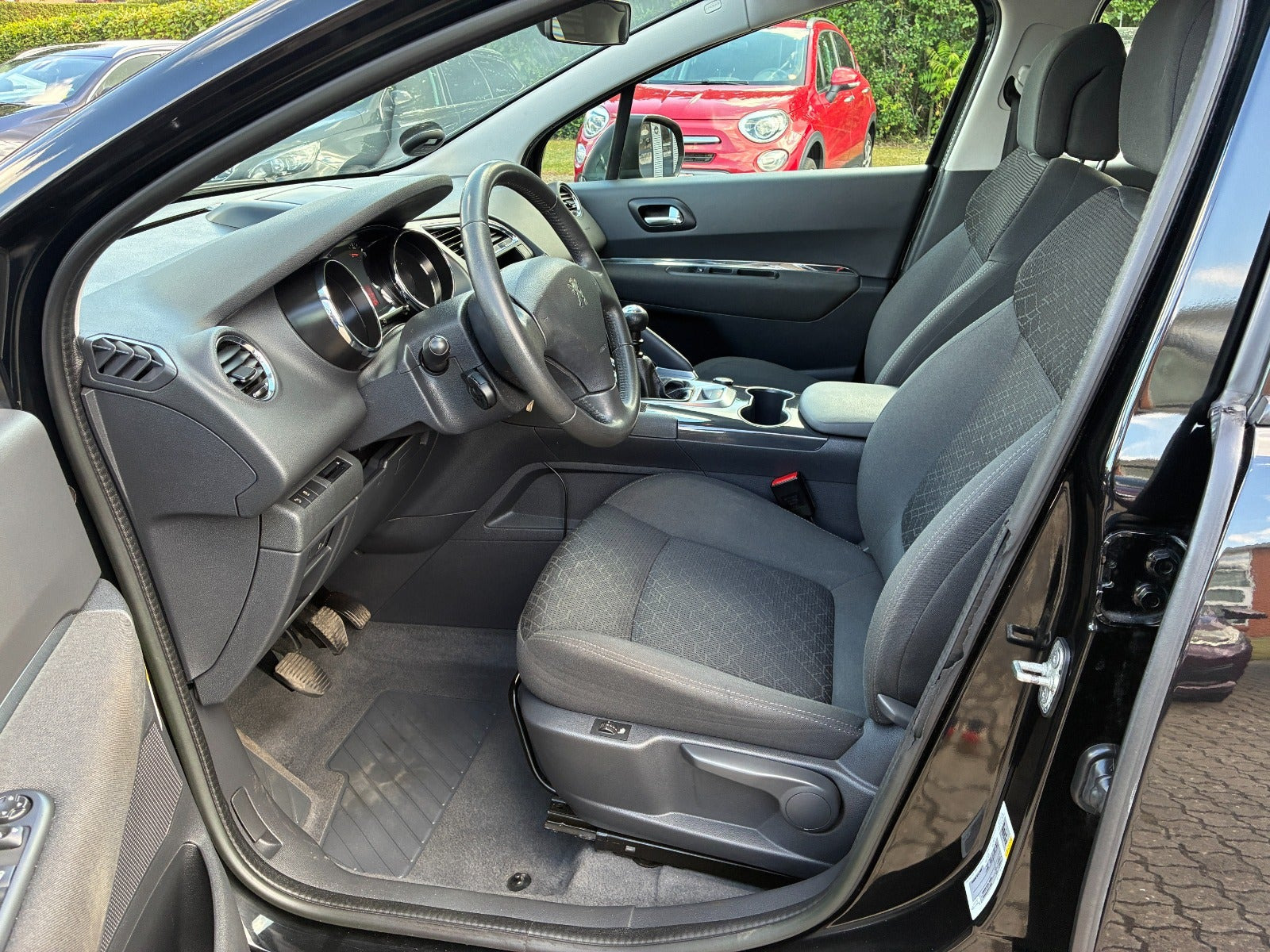 Sort Peugeot 3008 fra 2014