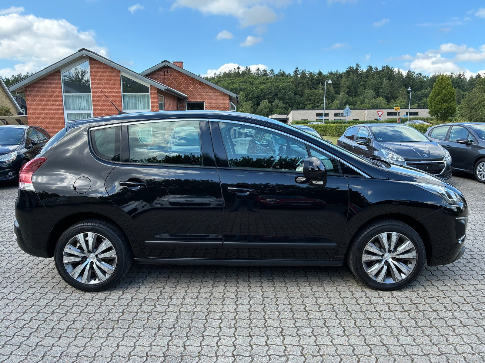 Sort Peugeot 3008 fra 2014