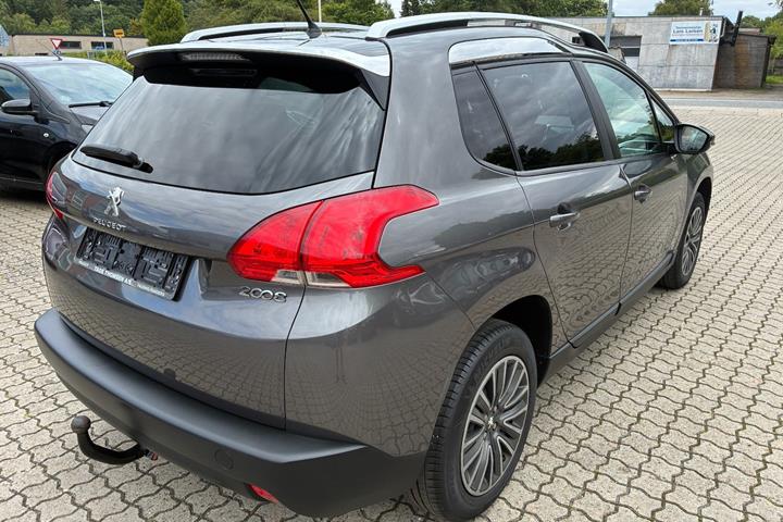 Grå Peugeot 2008 fra 2015