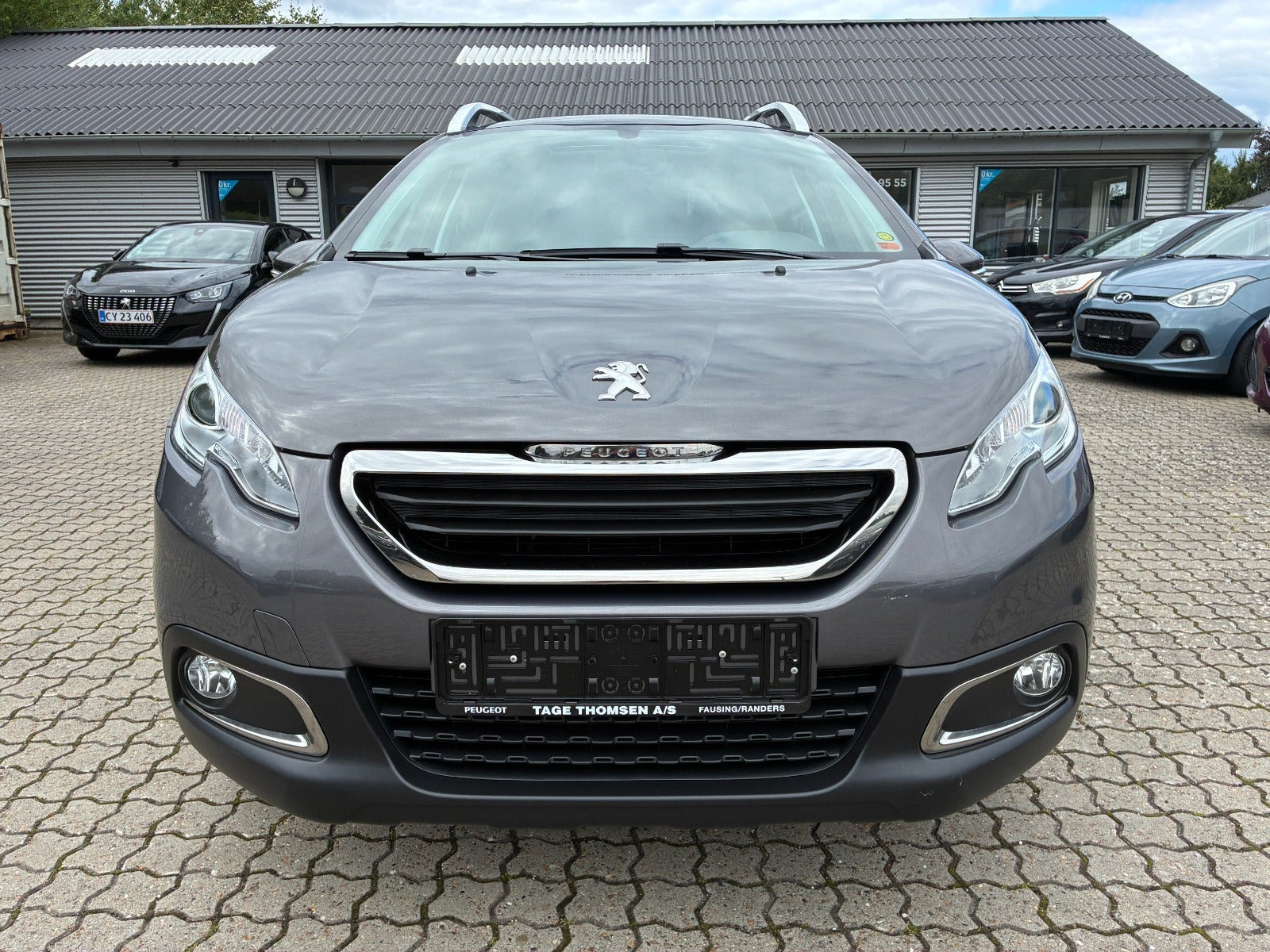 Grå Peugeot 2008 fra 2015