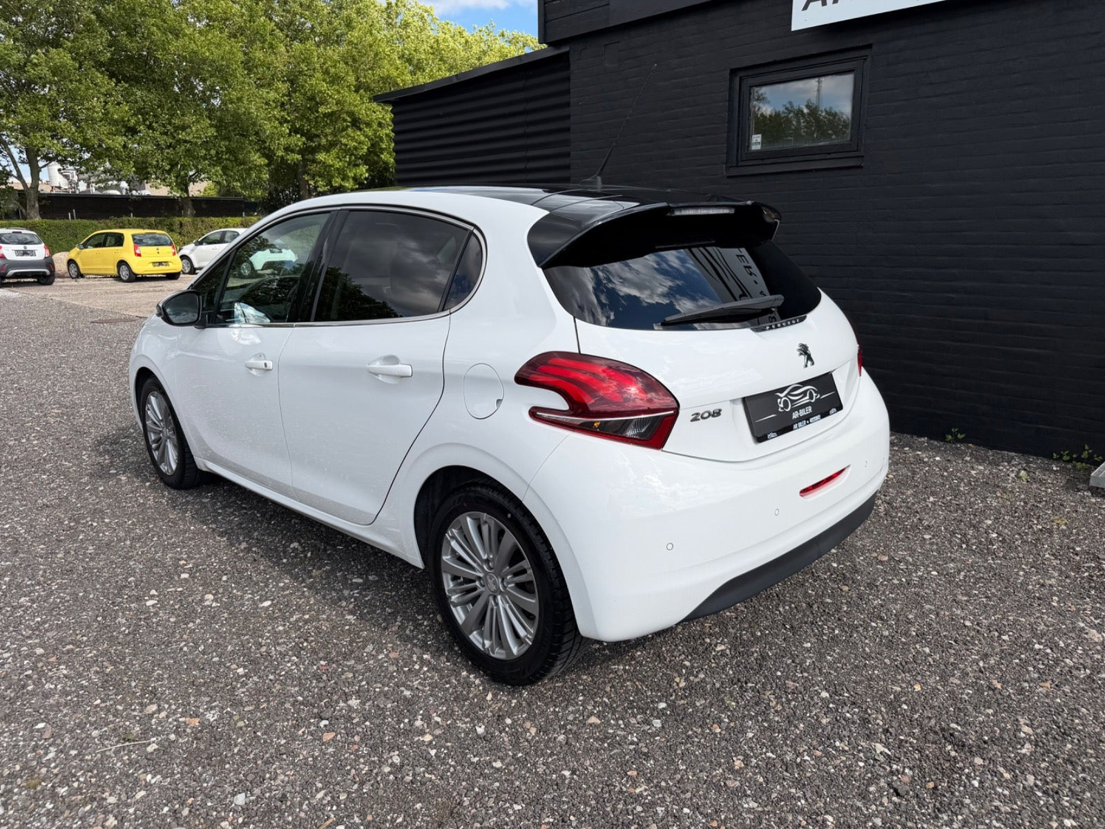 undefined Peugeot 208 fra 2017