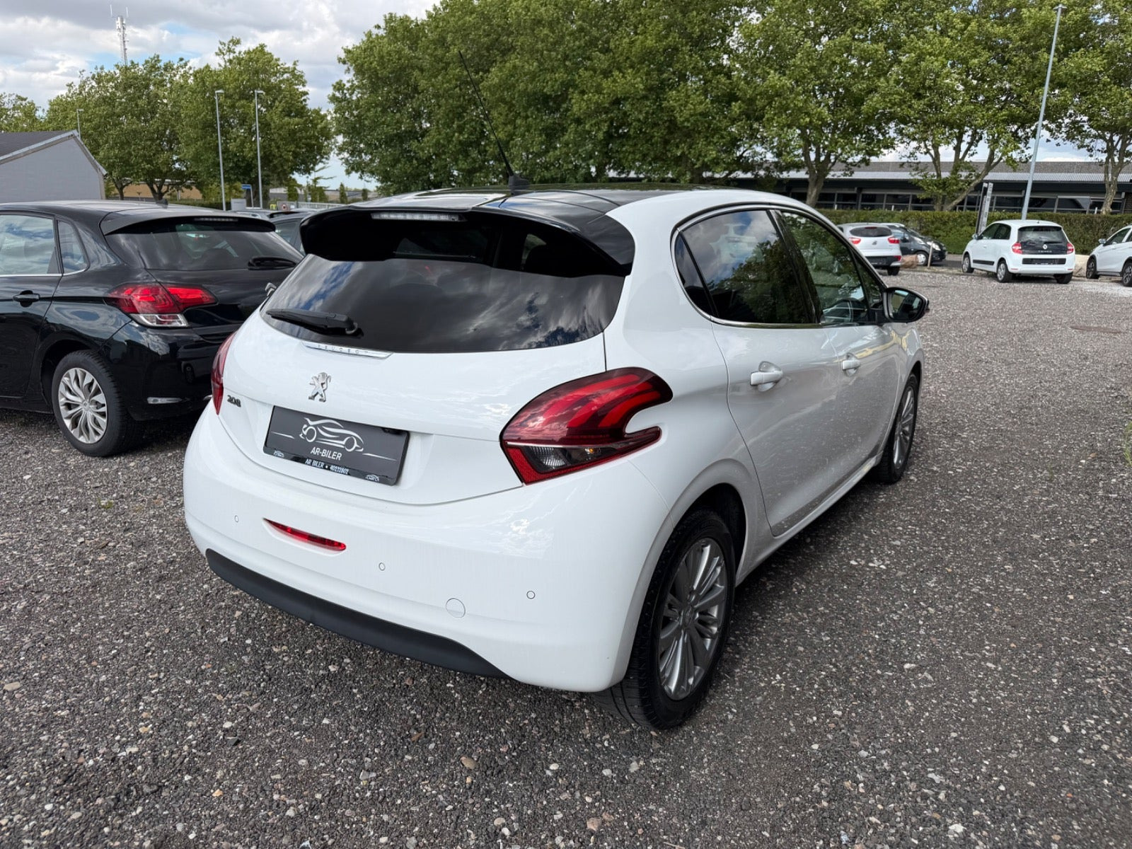 undefined Peugeot 208 fra 2017