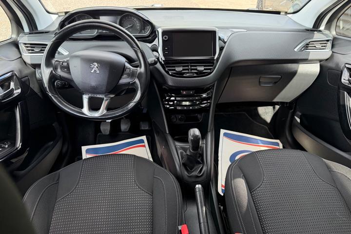 undefined Peugeot 208 fra 2017