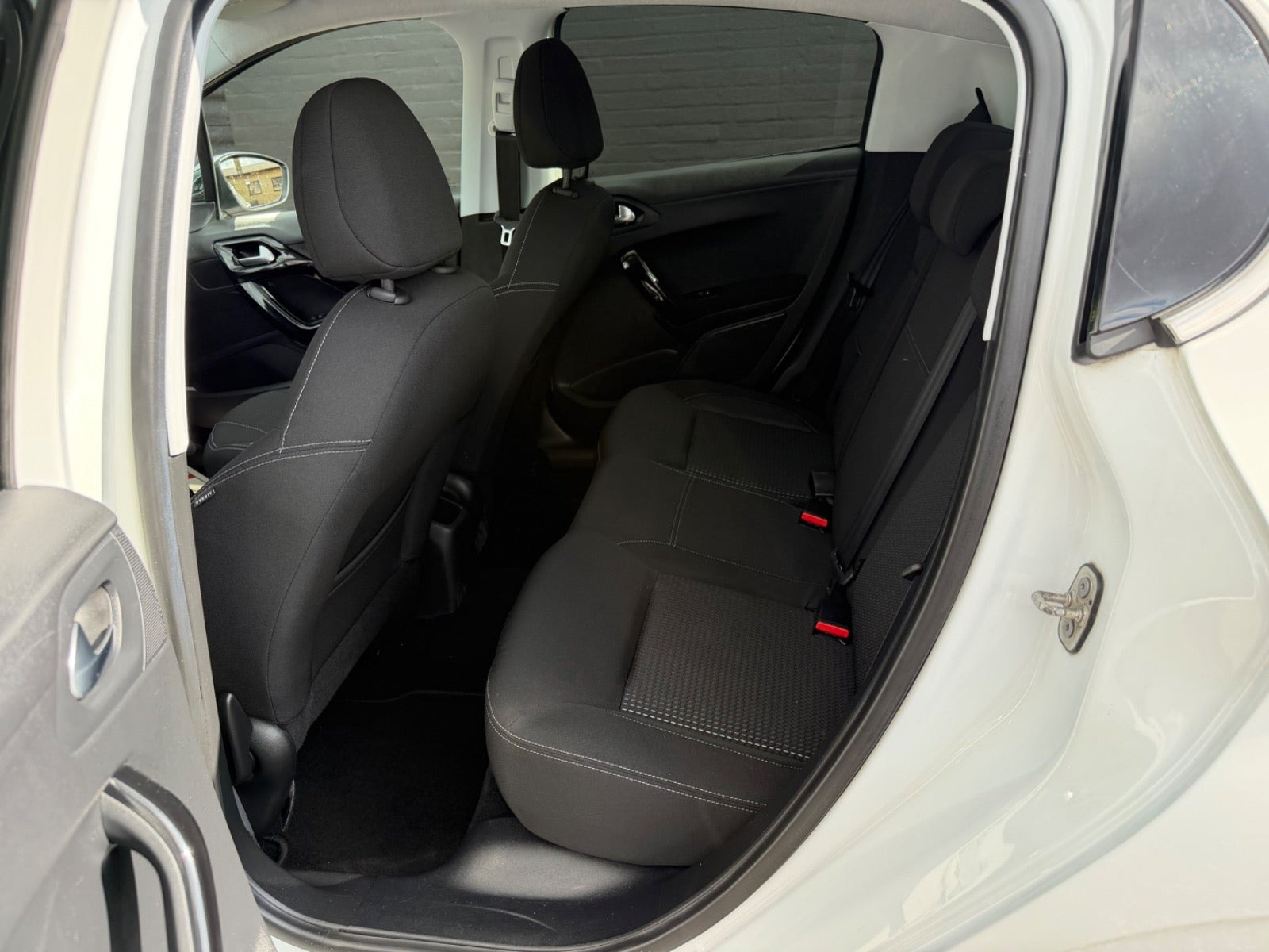 undefined Peugeot 208 fra 2017