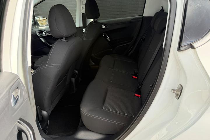 undefined Peugeot 208 fra 2017