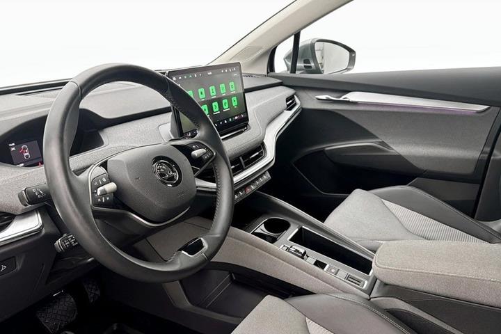 Grå Skoda Enyaq fra 2025