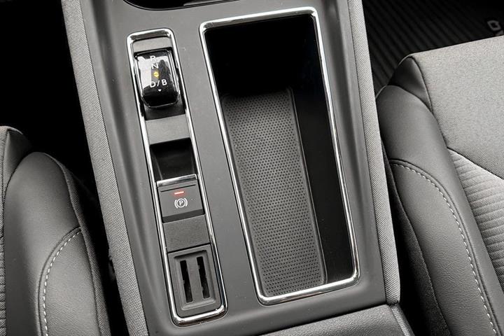 Grå Skoda Enyaq fra 2025